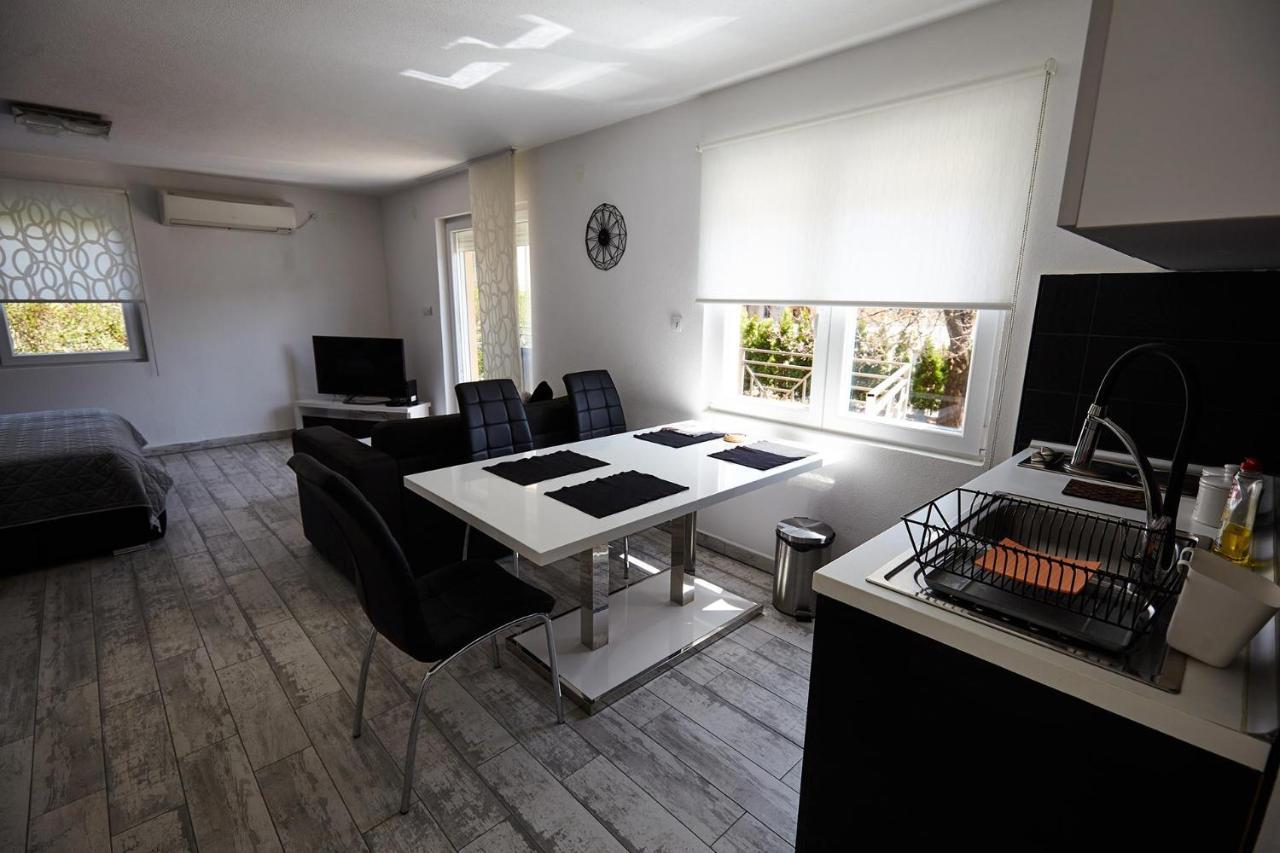 Apartment Azulmburgo Vrnjačka Banja Esterno foto